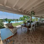 Bardolino Golden Hill Villa
